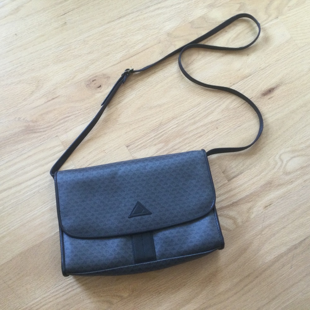 Liz Claiborne shoulder strap purse.